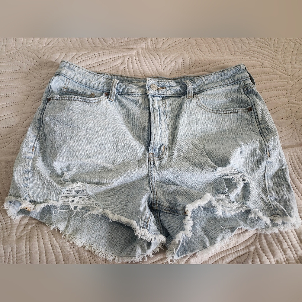 Women's Light Blue Distressed Denim Shorts, Old Navy, Og Straight, Size 14